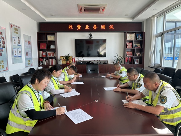 一班 測(cè)試.jpg 一班 測(cè)試.jpg