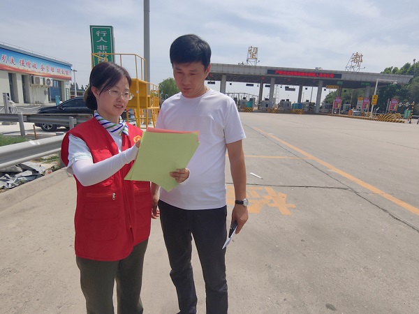 現(xiàn)場咨詢3.jpg 現(xiàn)場咨詢3.jpg