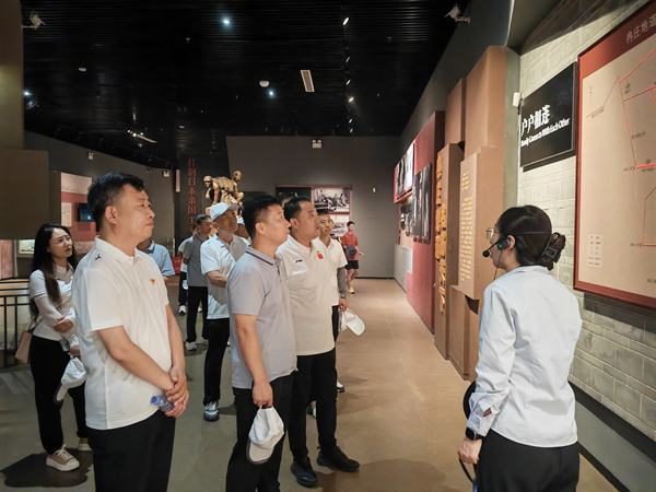 健步走2.jpg 健步走2.jpg